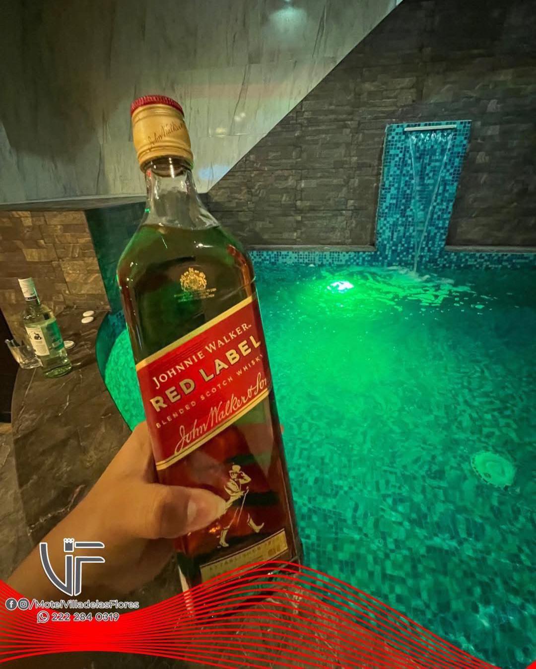 Habitación con cama redonda